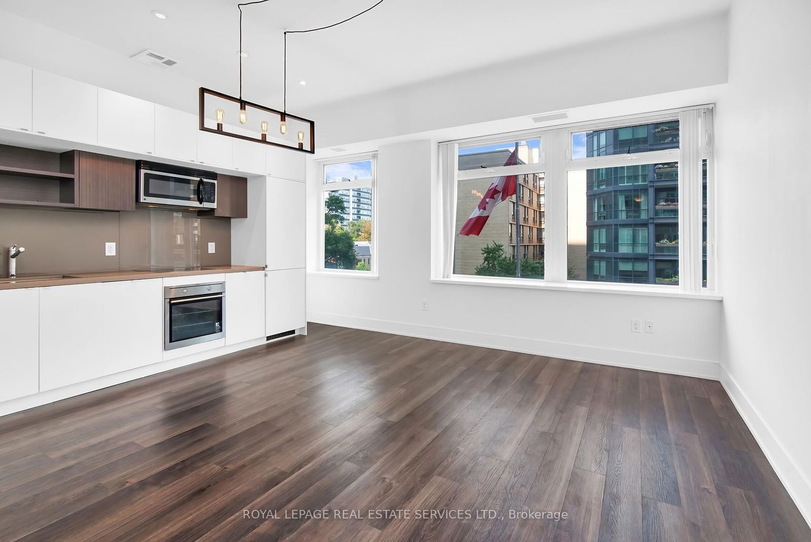 111 St Clair Ave W, unit 402 for rent - image #6