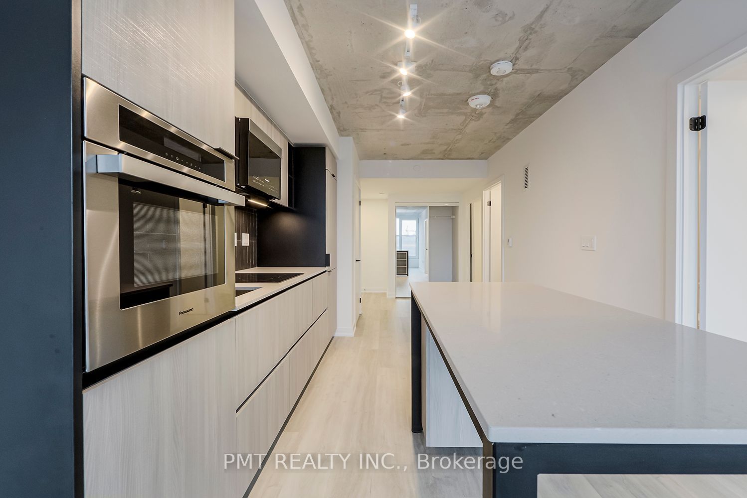 2 Augusta Ave, unit 510 for rent - image #19