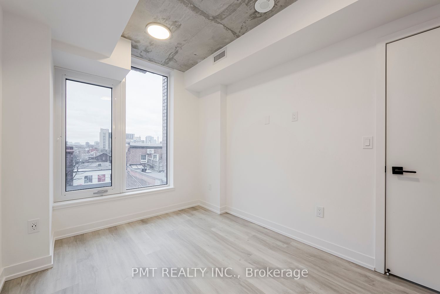 2 Augusta Ave, unit 510 for rent - image #8