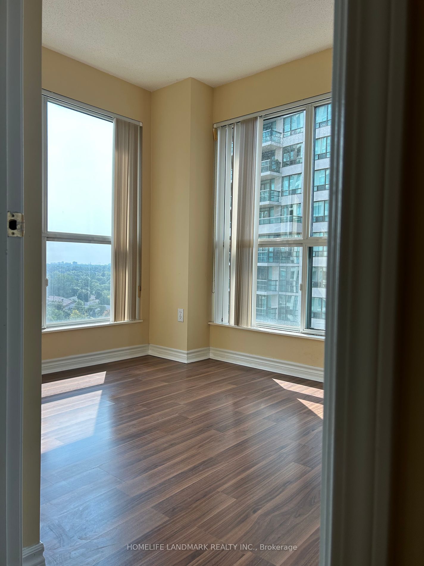 7 Lorraine Dr, unit 1005 for rent - image #12