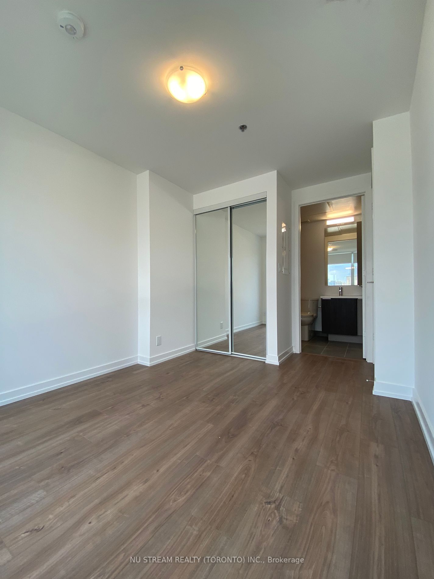 203 College St, unit 905 for sale - image #11