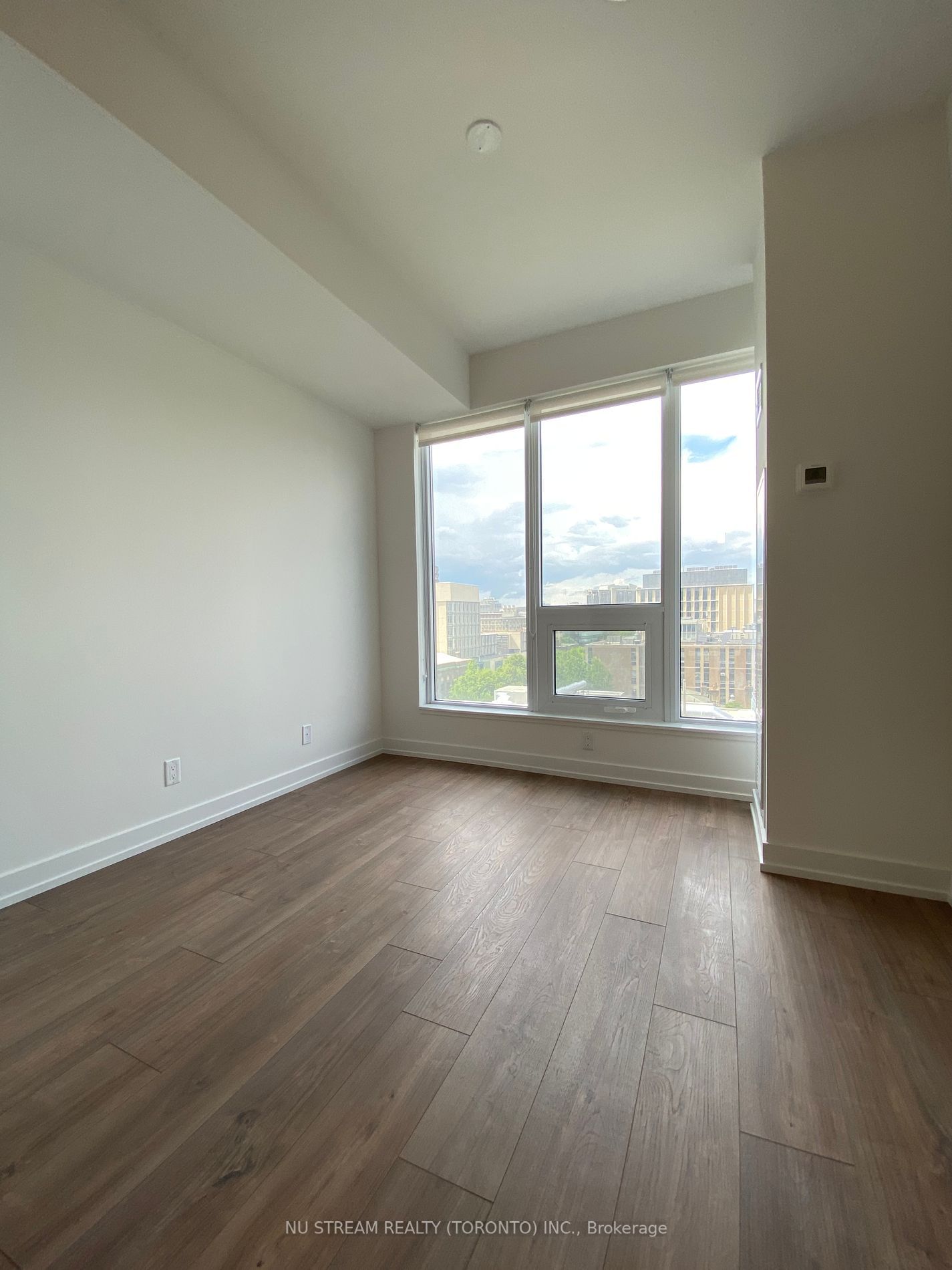 203 College St, unit 905 for sale - image #9