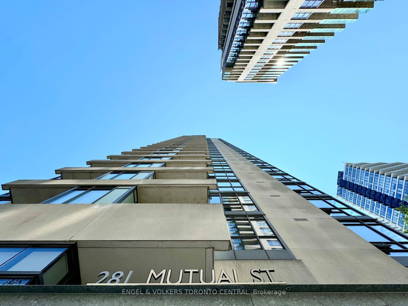 281 Mutual St, unit 306 for rent - image #3