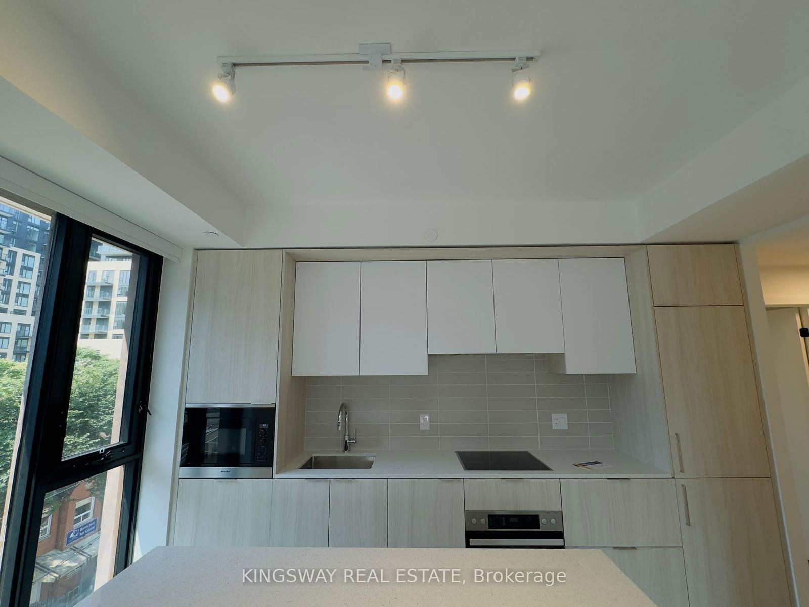 123 PORTLAND St, unit 511 for rent - image #4