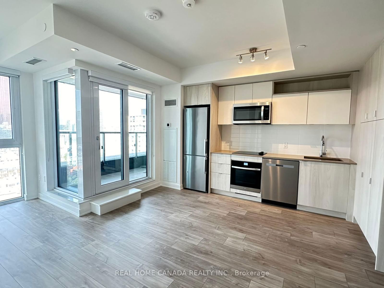 135 Lower Sherbourne St, unit 2427 W for rent - image #2