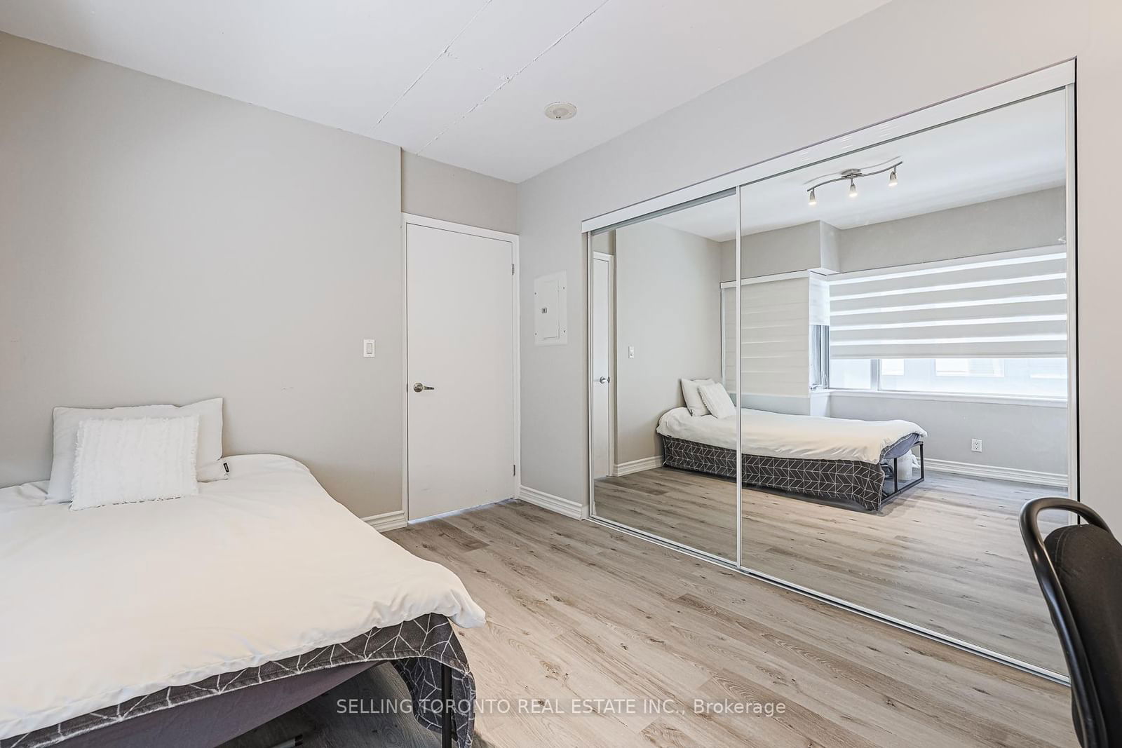 22 Wellesley St E, unit 2101 for sale - image #19