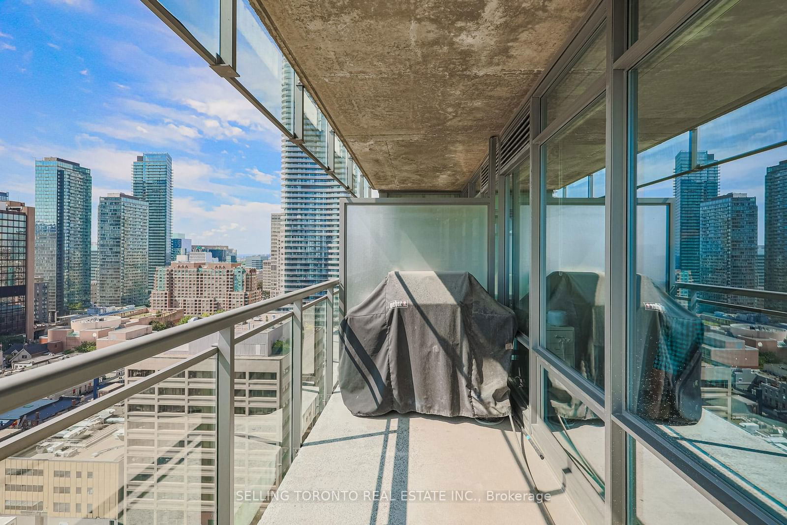 22 Wellesley St E, unit 2101 for sale