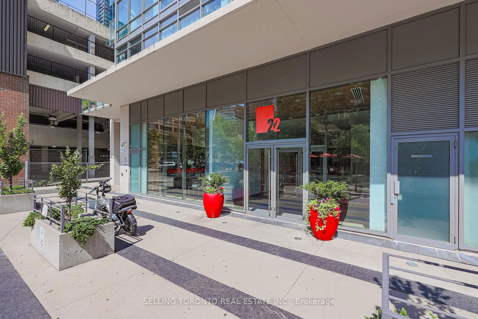 22 Wellesley St E, unit 2101 for sale - image #5