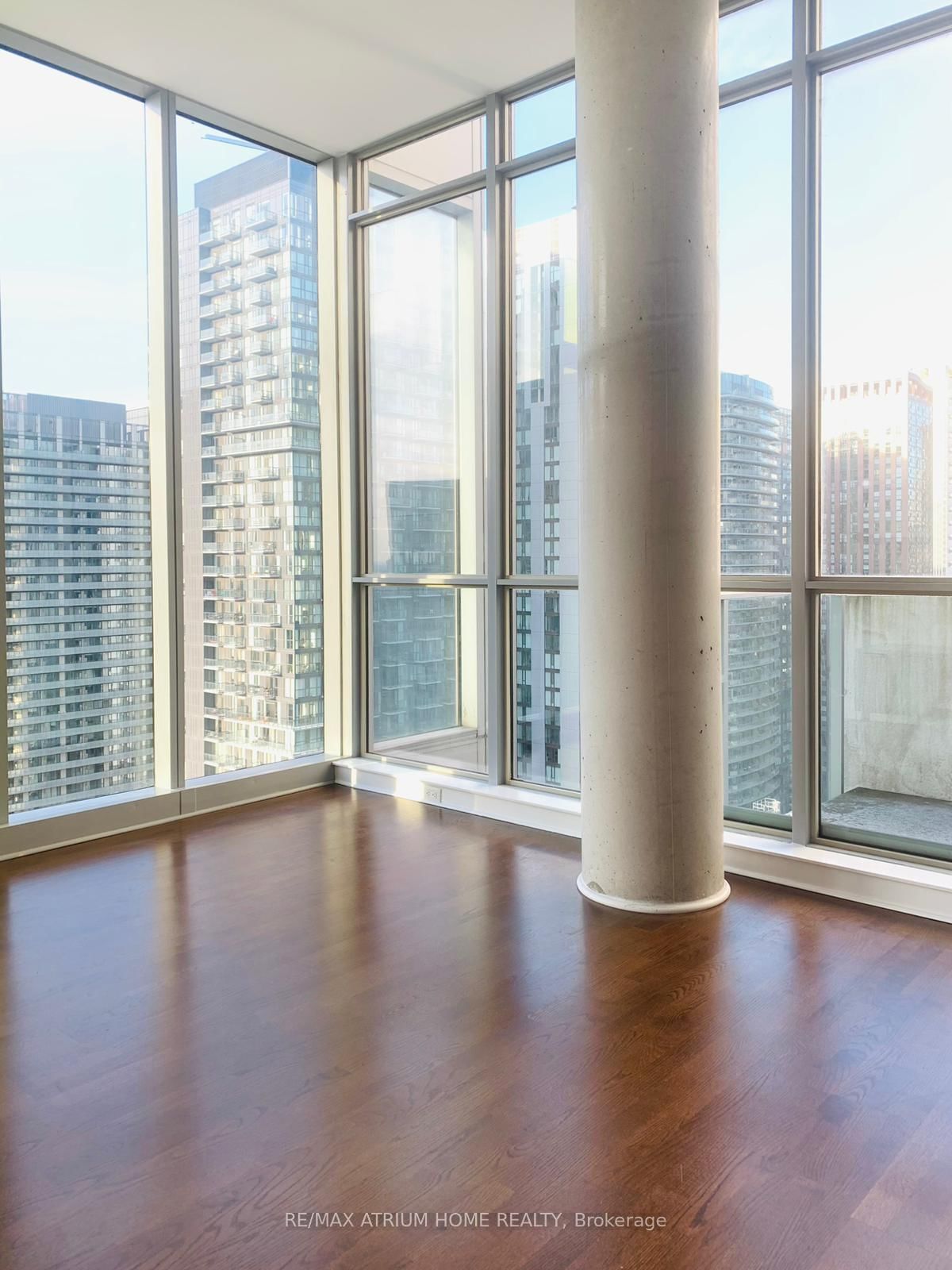 375 King St W, unit Ph3507 for rent - image #11