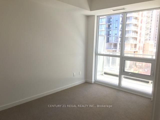 52 Forest Manor Rd, unit 415 for rent - image #4