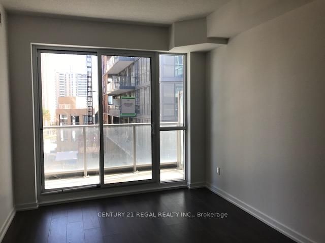 52 Forest Manor Rd, unit 415 for rent - image #6