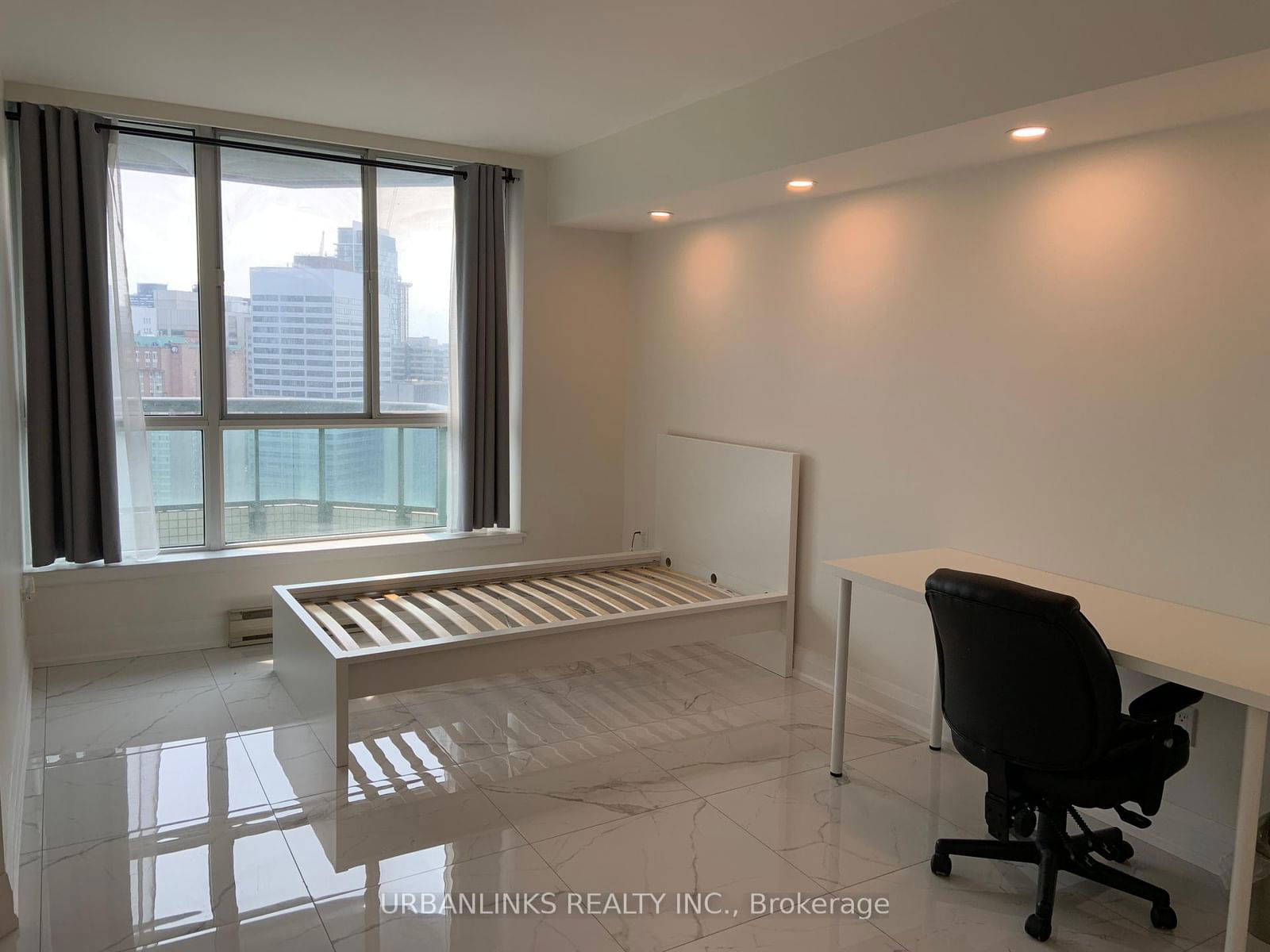 38 Elm St, unit 2812 for rent