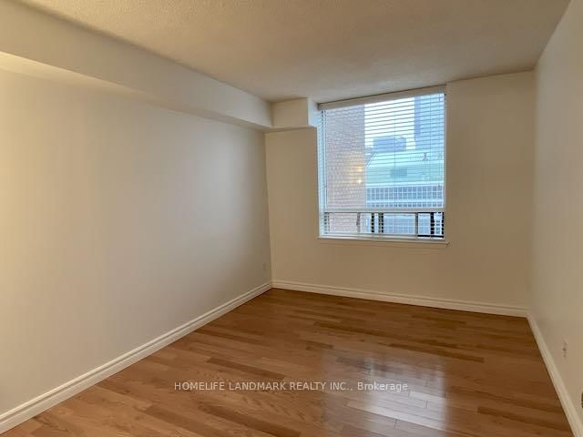 633 Bay St, unit 2621 for rent