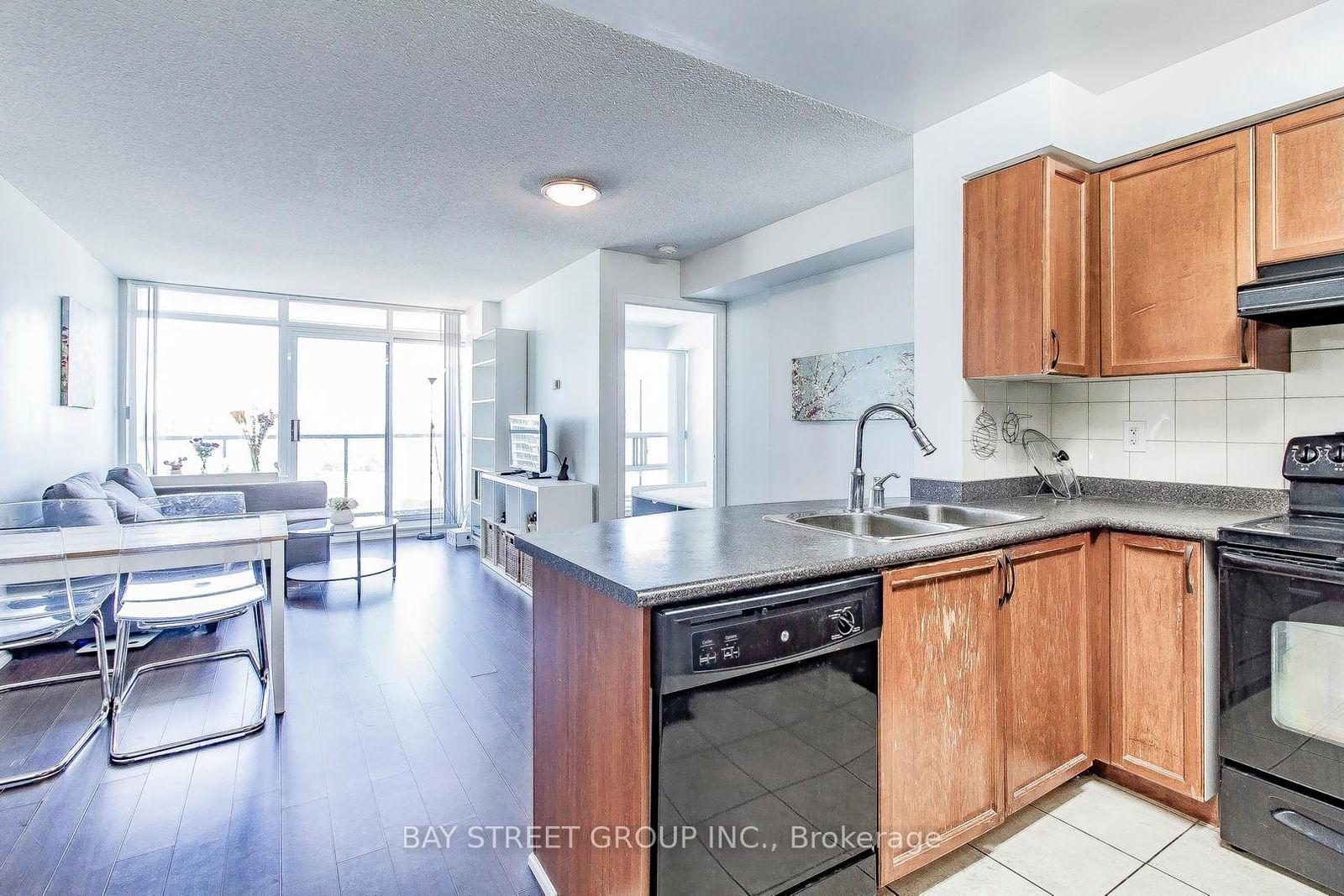 5500 Yonge St, unit 2103 for rent - image #1