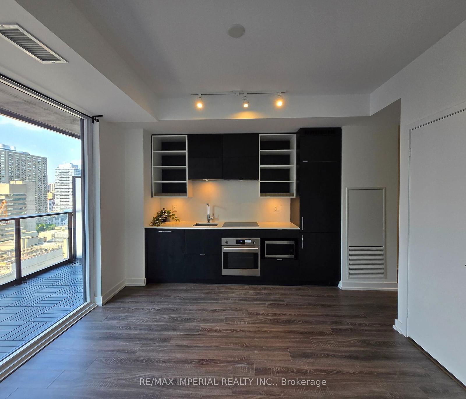 20 Edward St, unit 1501 for rent - image #4