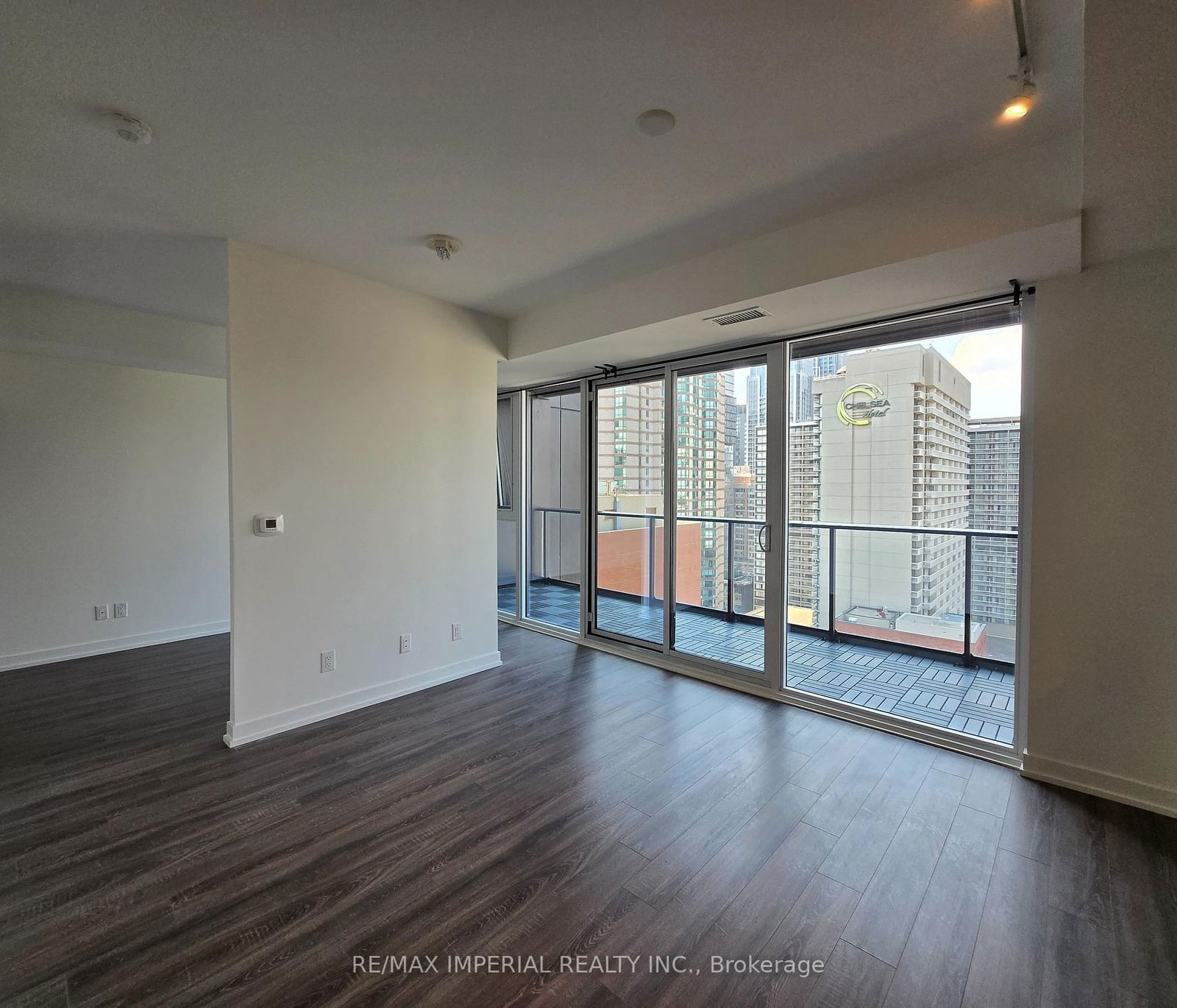 20 Edward St, unit 1501 for rent - image #5