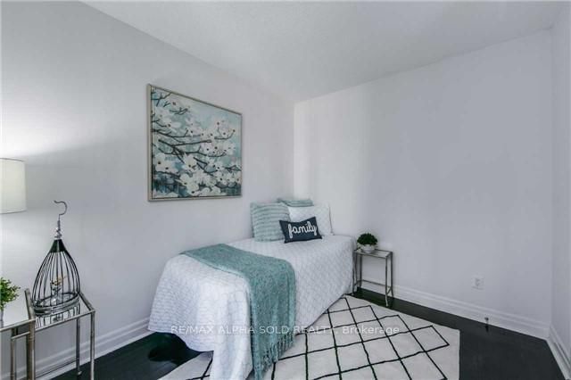 188 Doris Ave, unit 1102 for rent