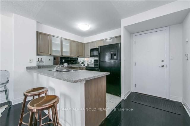 188 Doris Ave, unit 1102 for rent