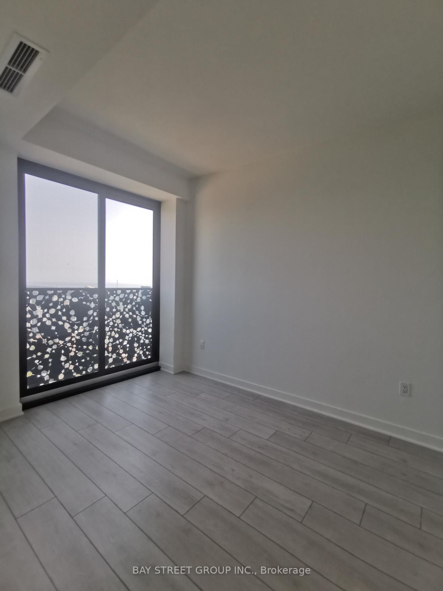 55 Charles St E, unit 4212 for rent