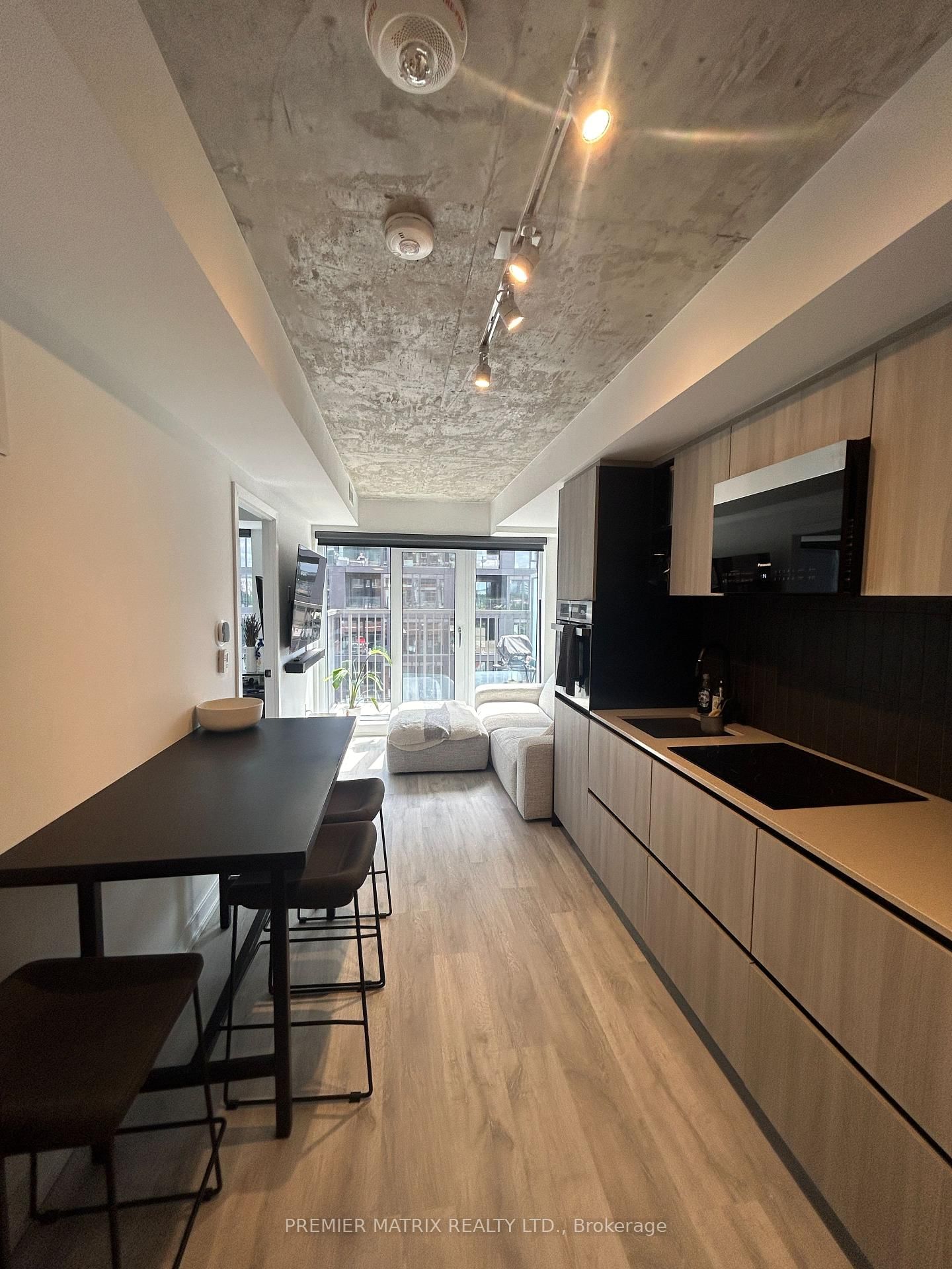 2 Augusta Ave, unit 904 for rent