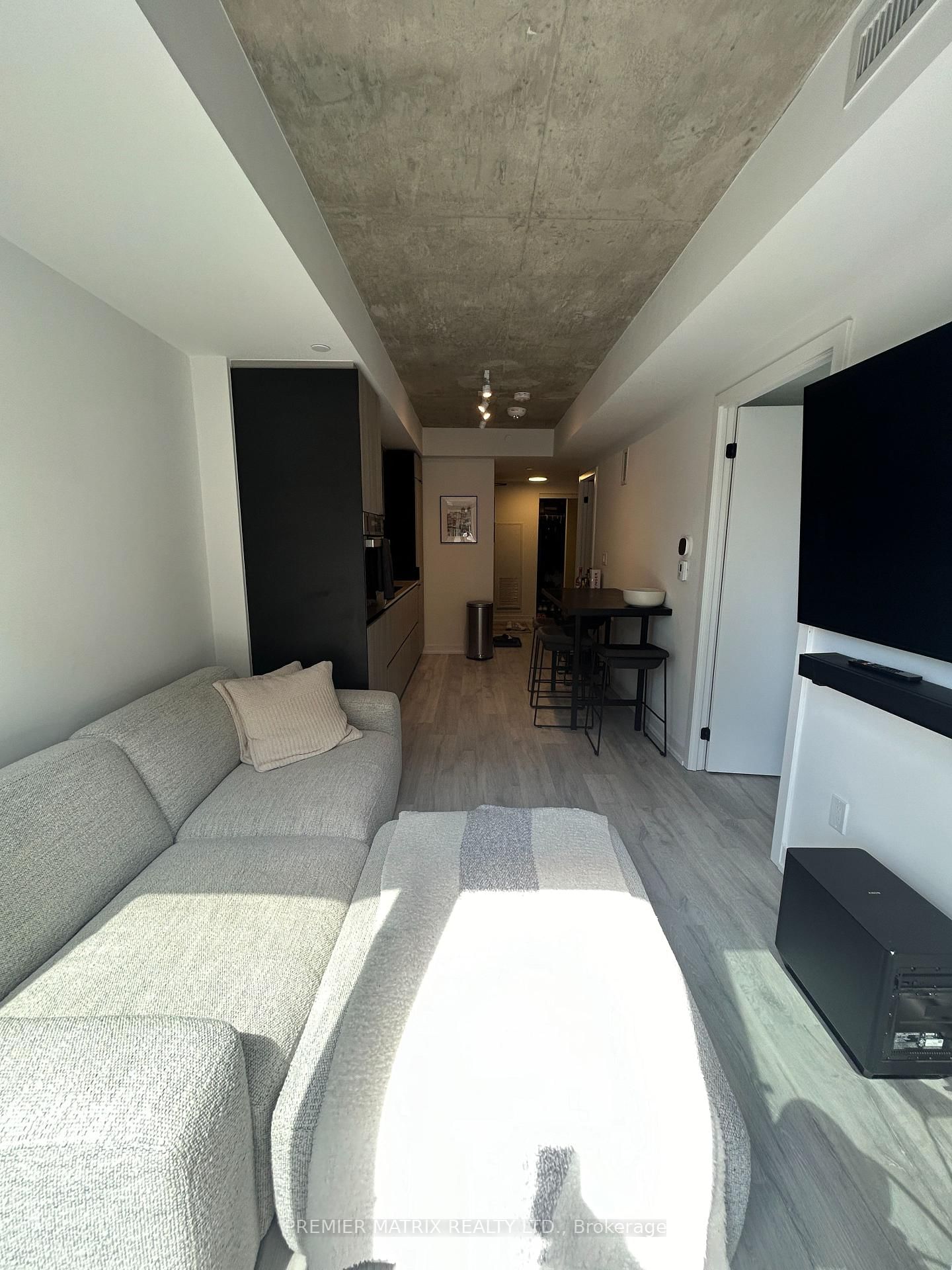 2 Augusta Ave, unit 904 for rent