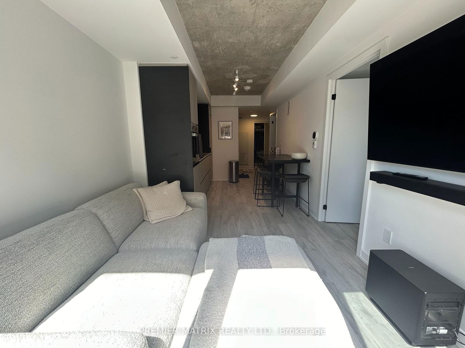 2 Augusta Ave, unit 904 for rent