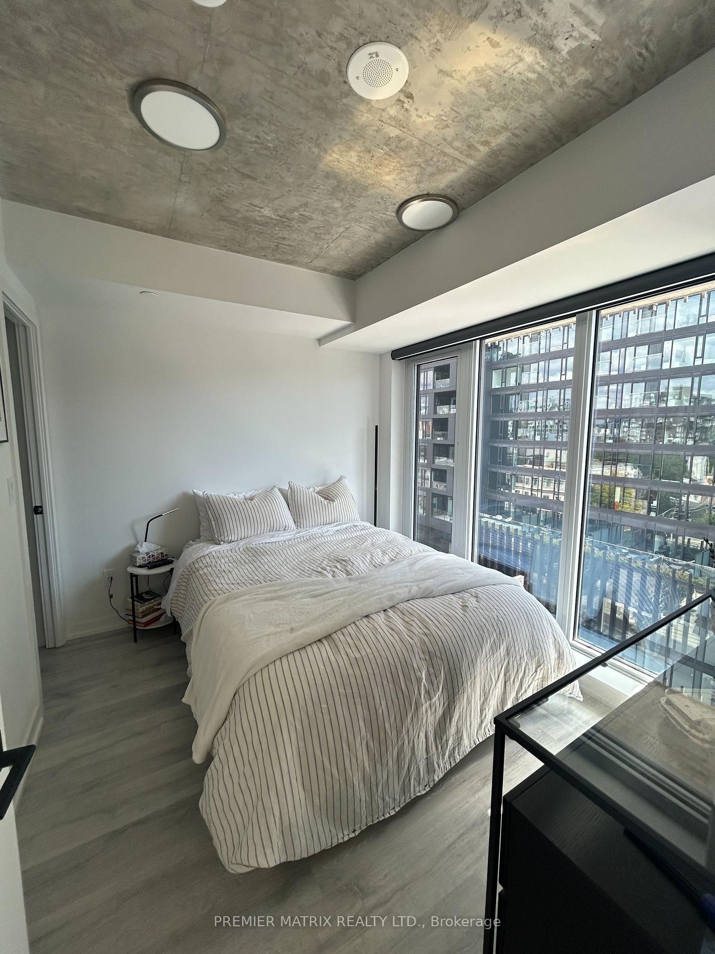 2 Augusta Ave, unit 904 for rent - image #17