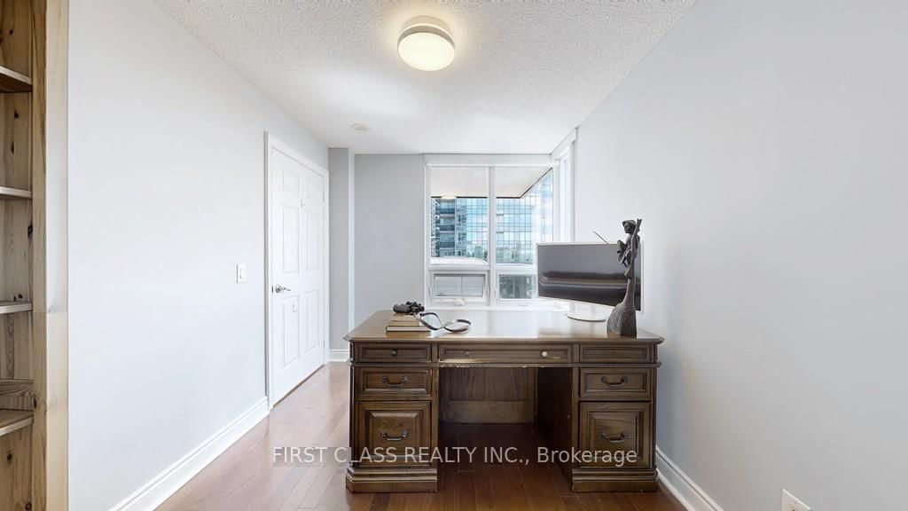 25 Greenview Ave, unit 527 for sale - image #22