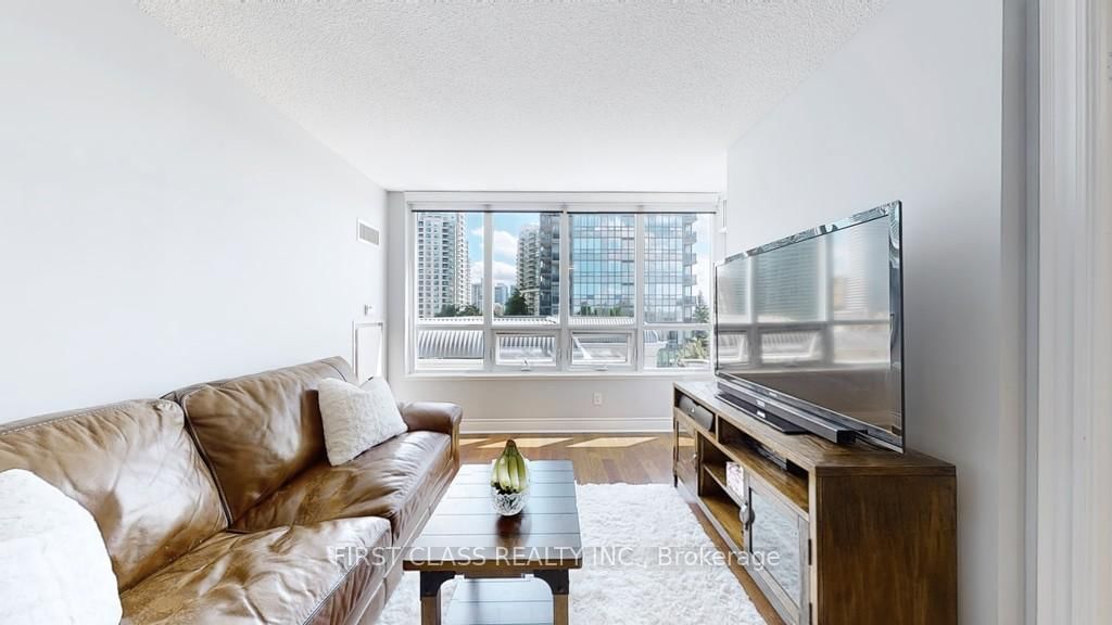 25 Greenview Ave, unit 527 for sale - image #6