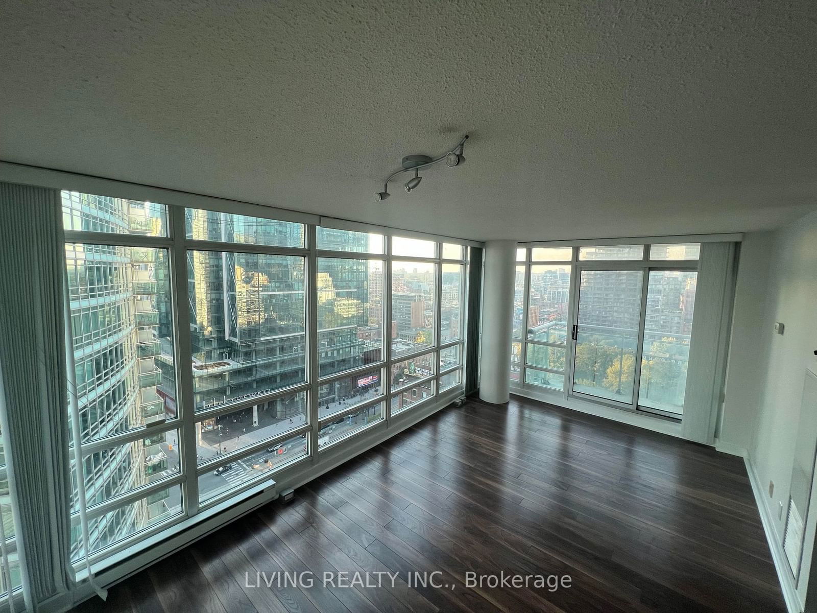 381 Front St W, unit 2502 for rent - image #10