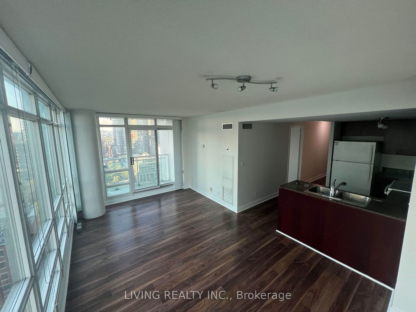 381 Front St W, unit 2502 for rent - image #9