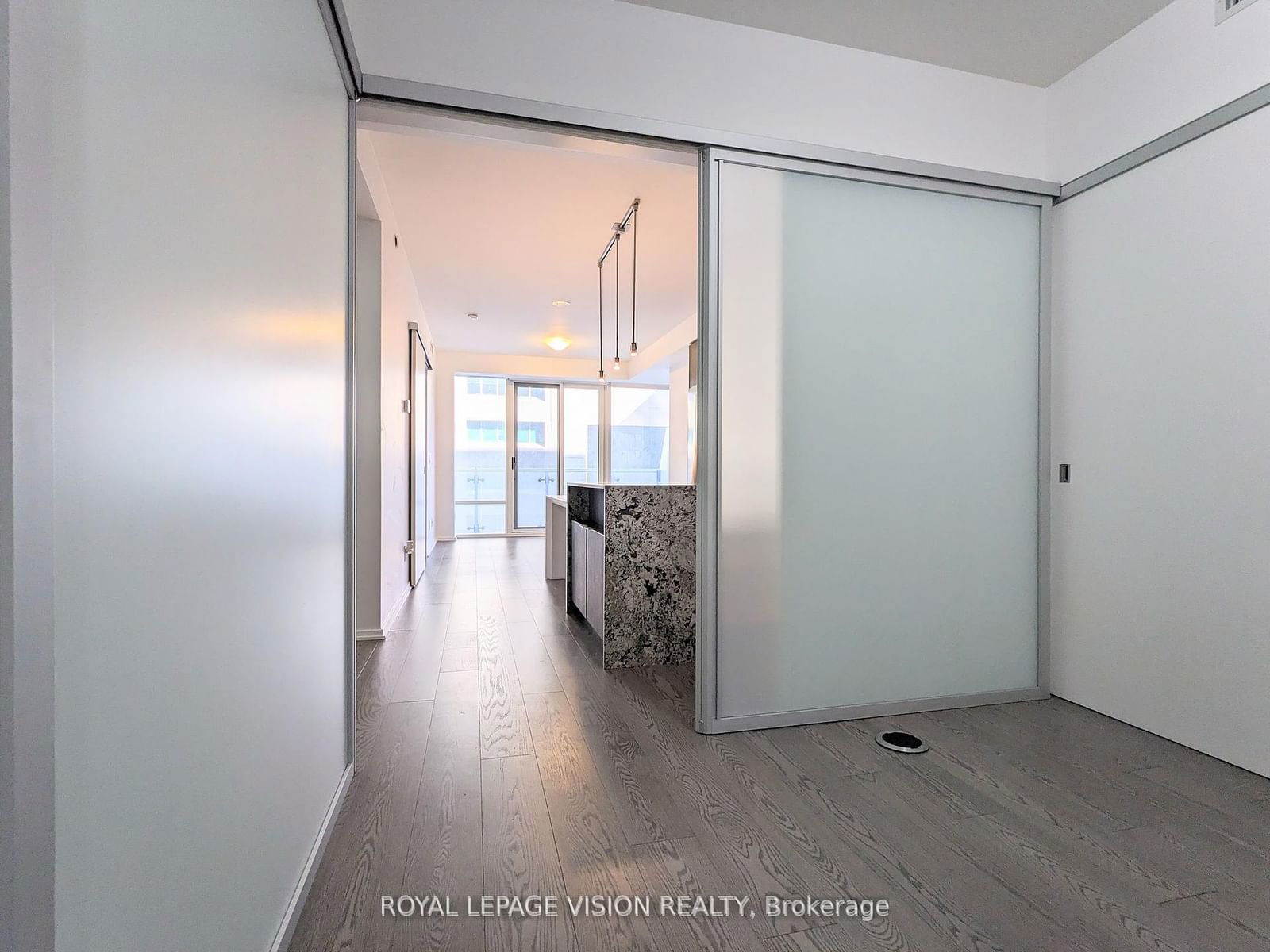 1 Bloor St E, unit 322 for rent