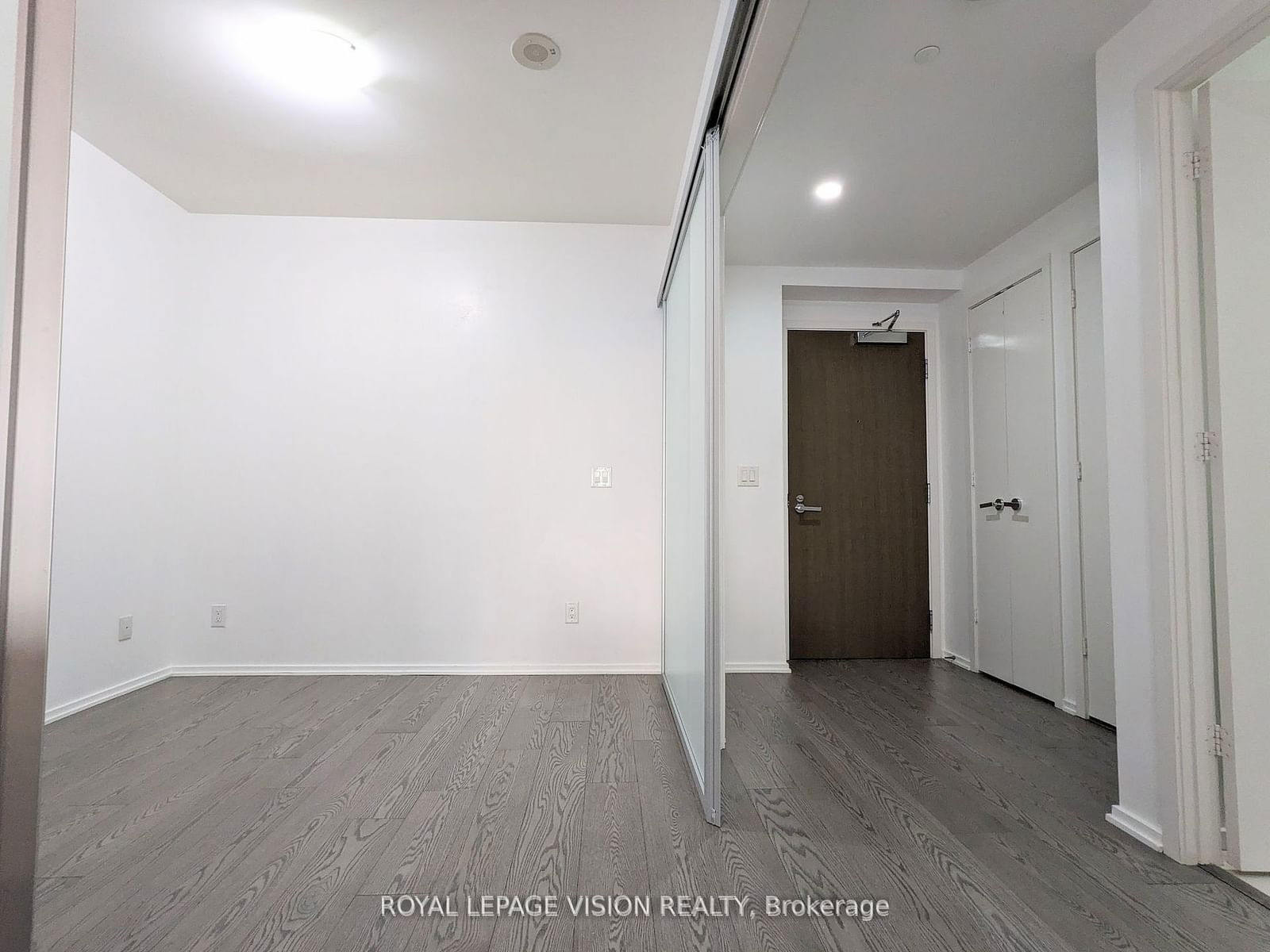 1 Bloor St E, unit 322 for rent - image #9