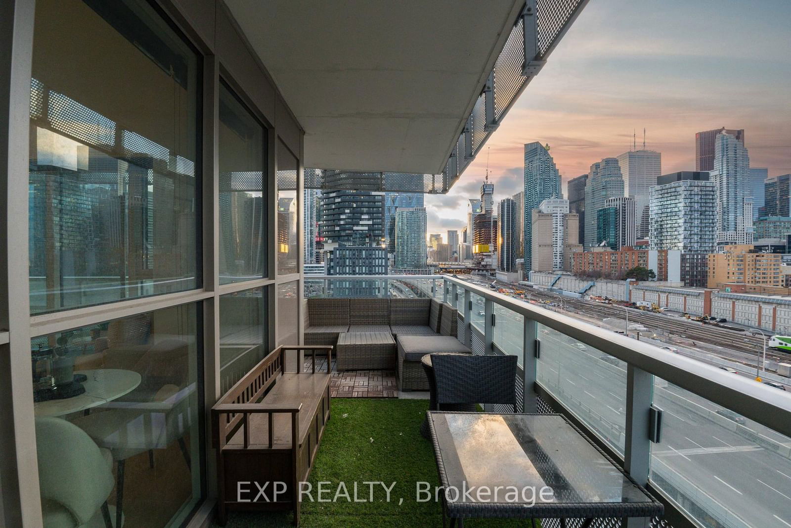 15 Lower Jarvis St, unit 813 for rent - image #13