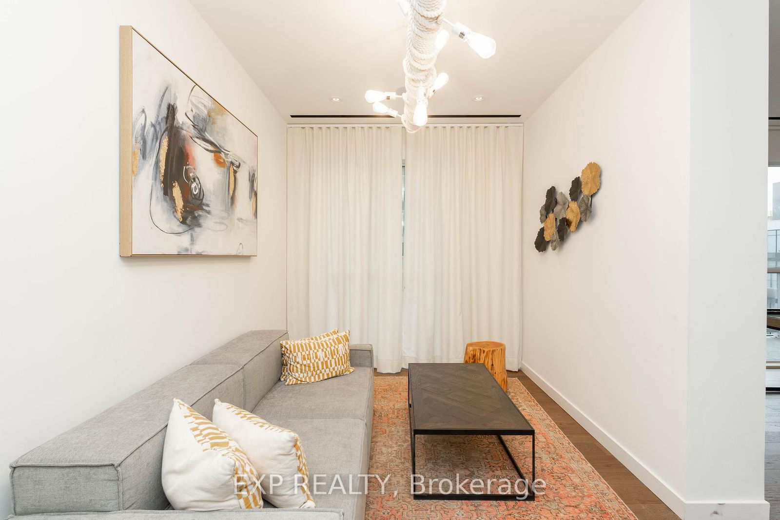 15 Lower Jarvis St, unit 813 for rent - image #32