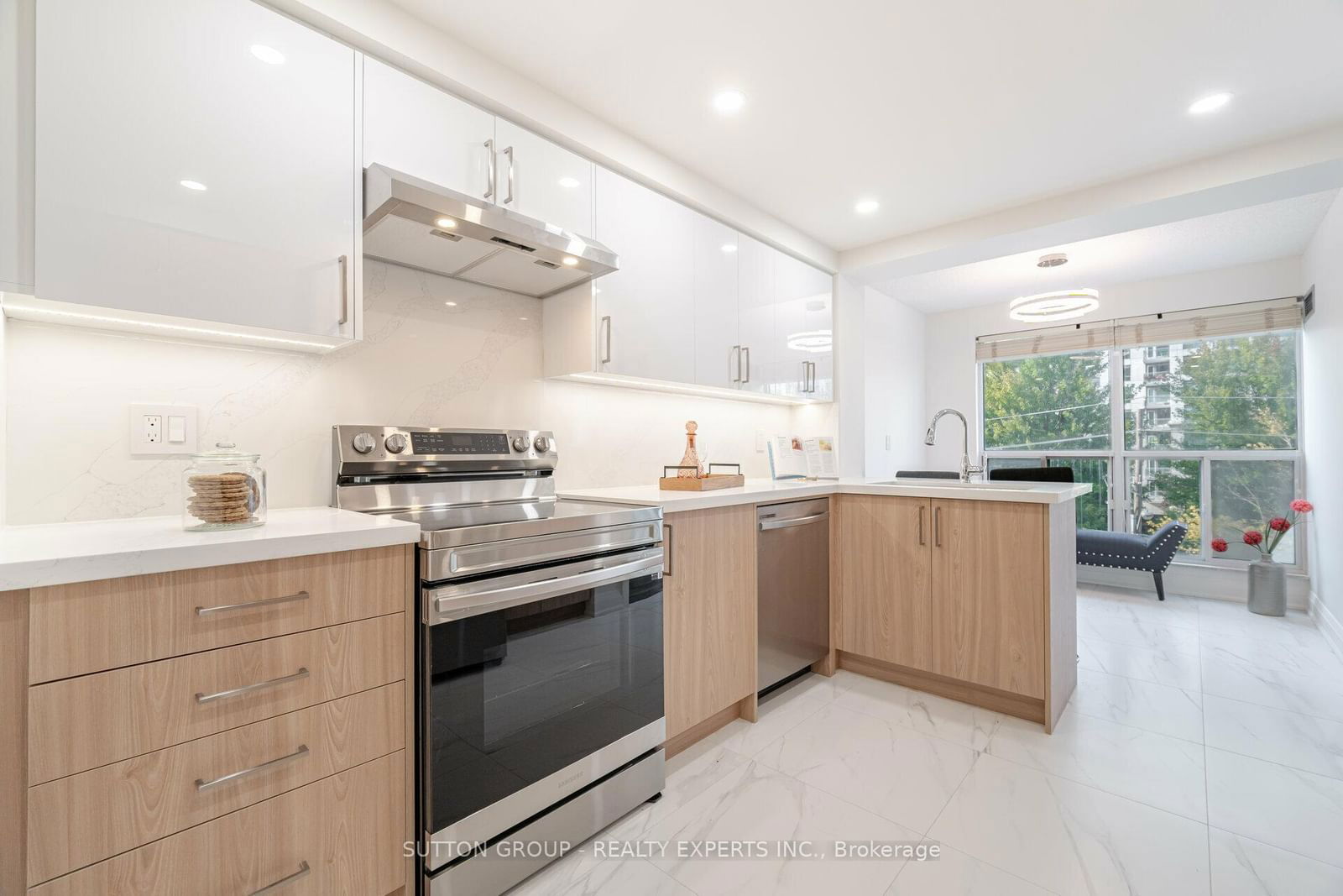 18 Hollywood Ave, unit 401 for sale - image #9