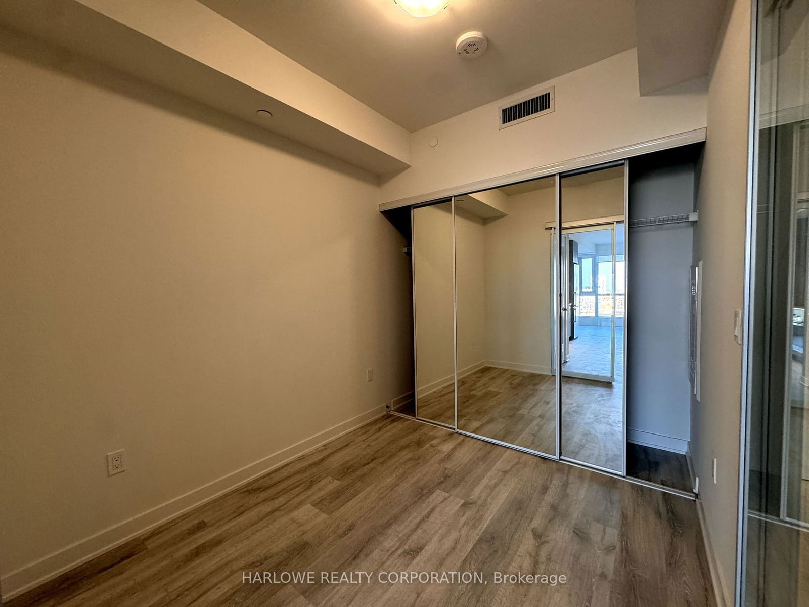 70 Princess St, unit 1611 E for rent - image #5