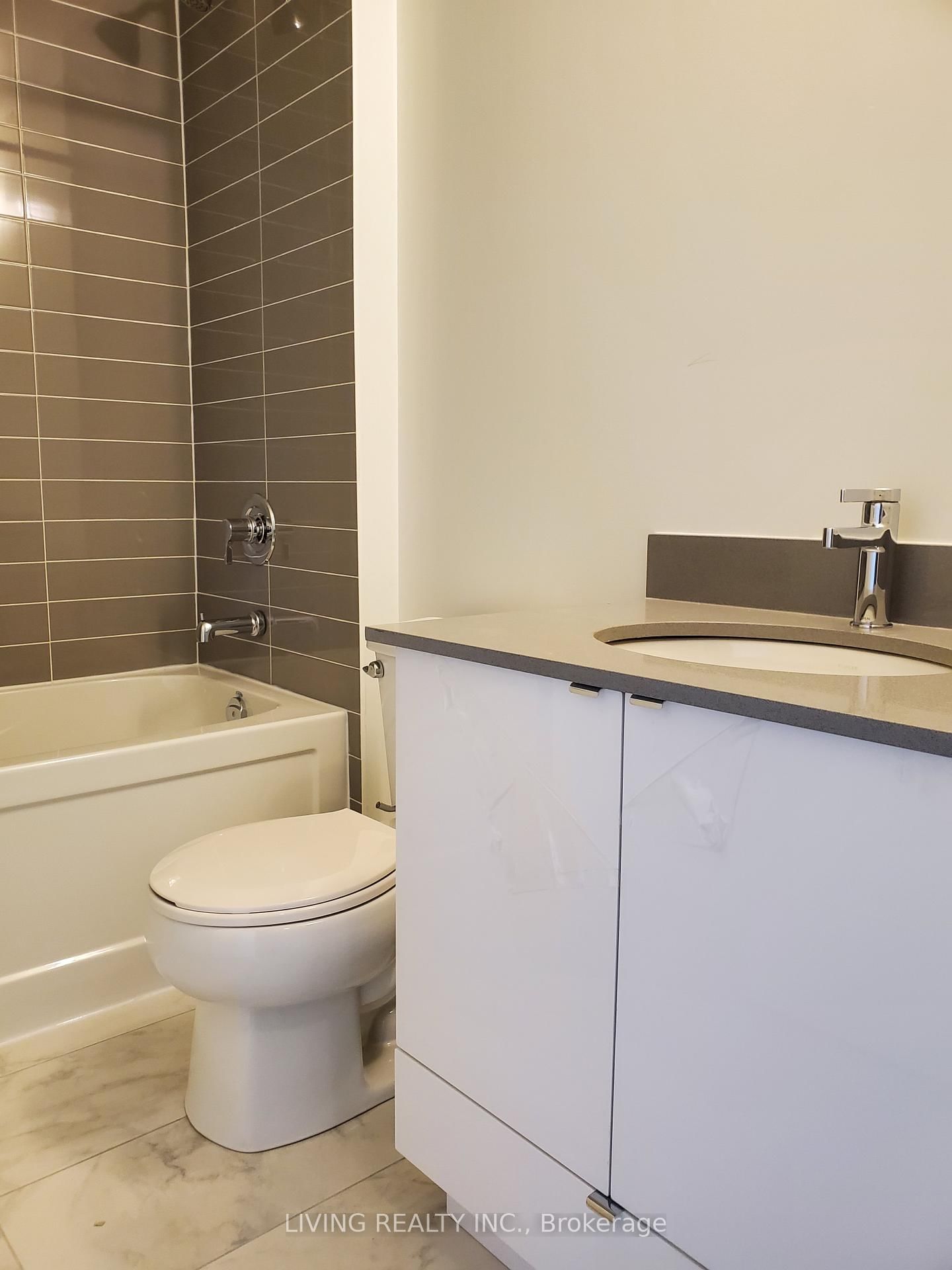 49 East Liberty St, unit 302 for rent - image #9