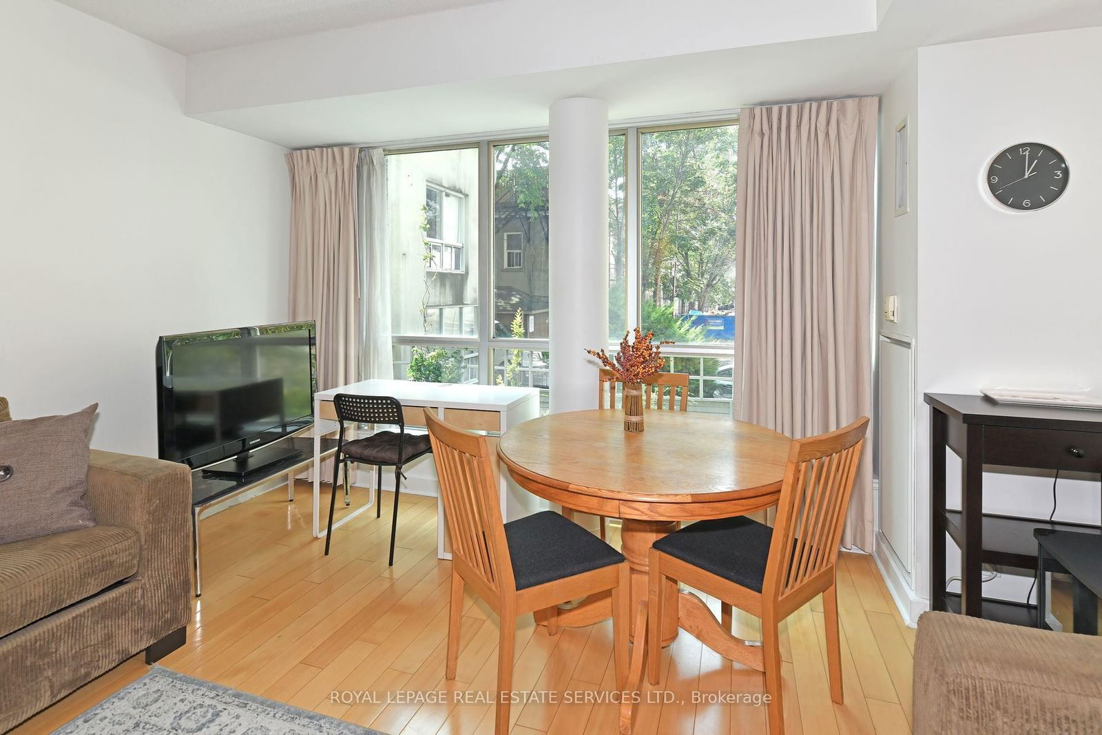 350 Wellington St W, unit M18 for rent - image #3