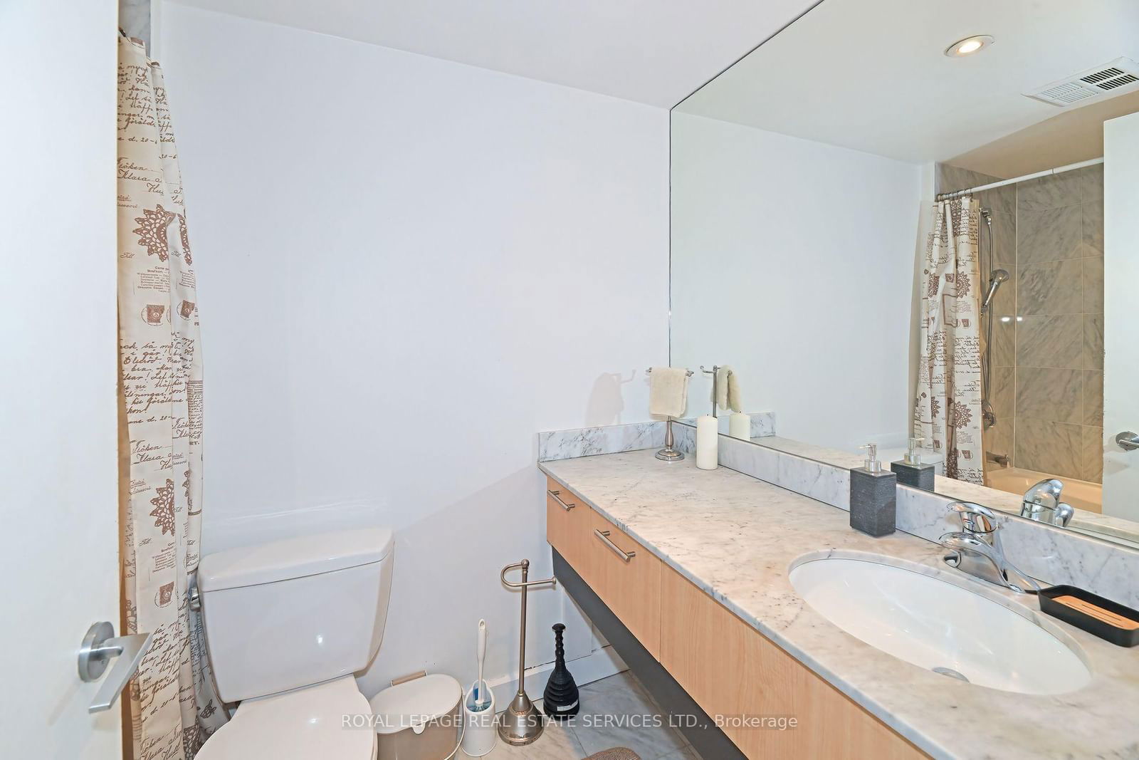 350 Wellington St W, unit M18 for rent - image #7