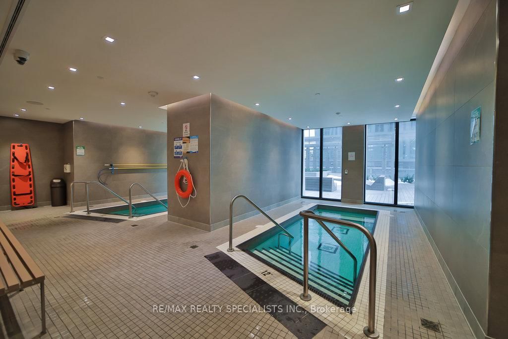 1 Yorkville Ave, unit 5102 for rent - image #35