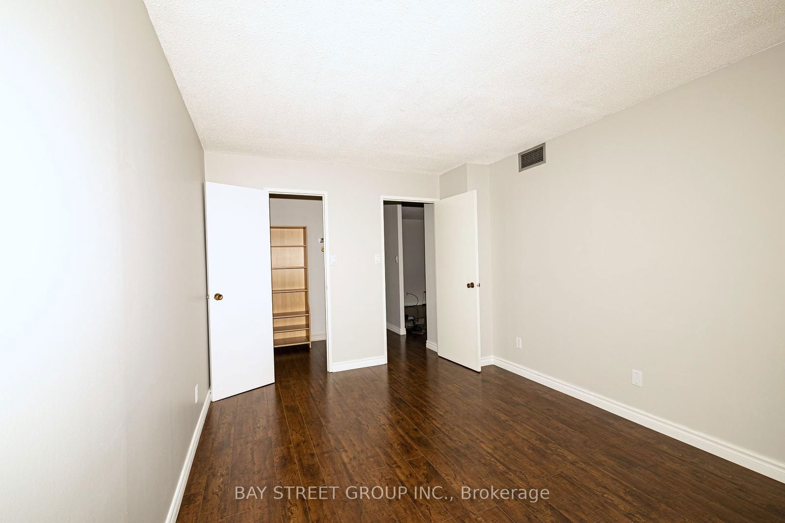 633 Bay St, unit 2710 for rent - image #12