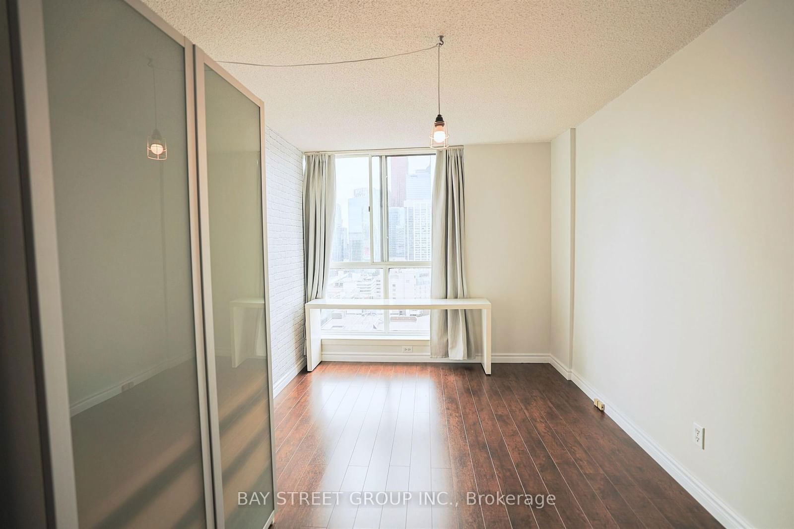 633 Bay St, unit 2710 for rent - image #14