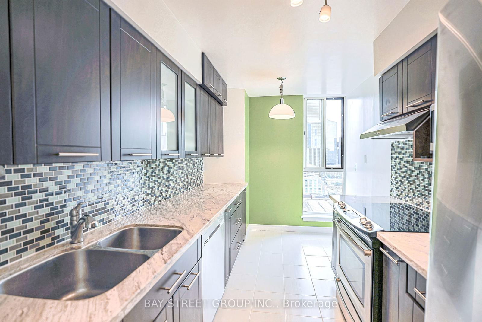 633 Bay St, unit 2710 for rent - image #8