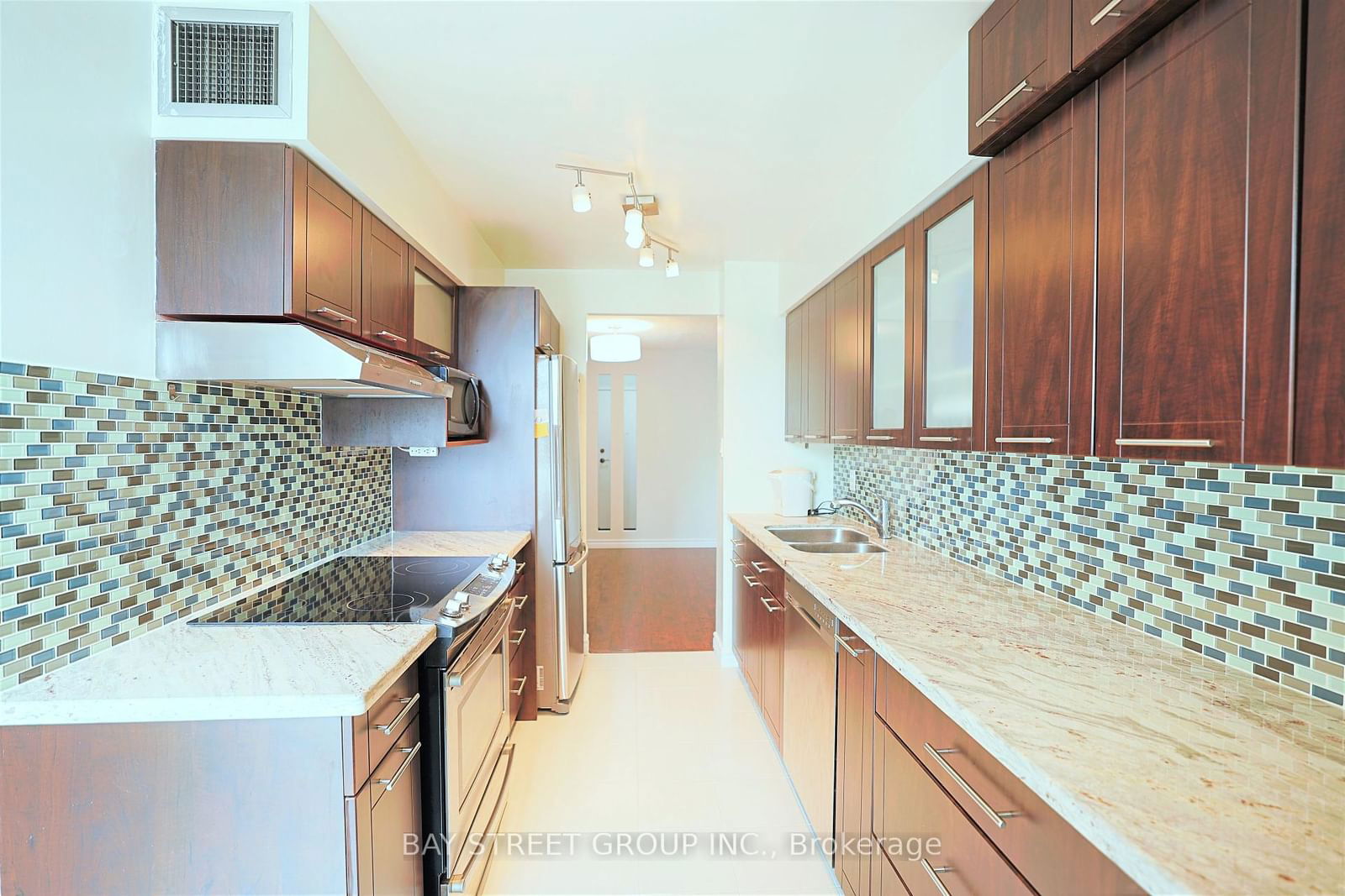 633 Bay St, unit 2710 for rent - image #9