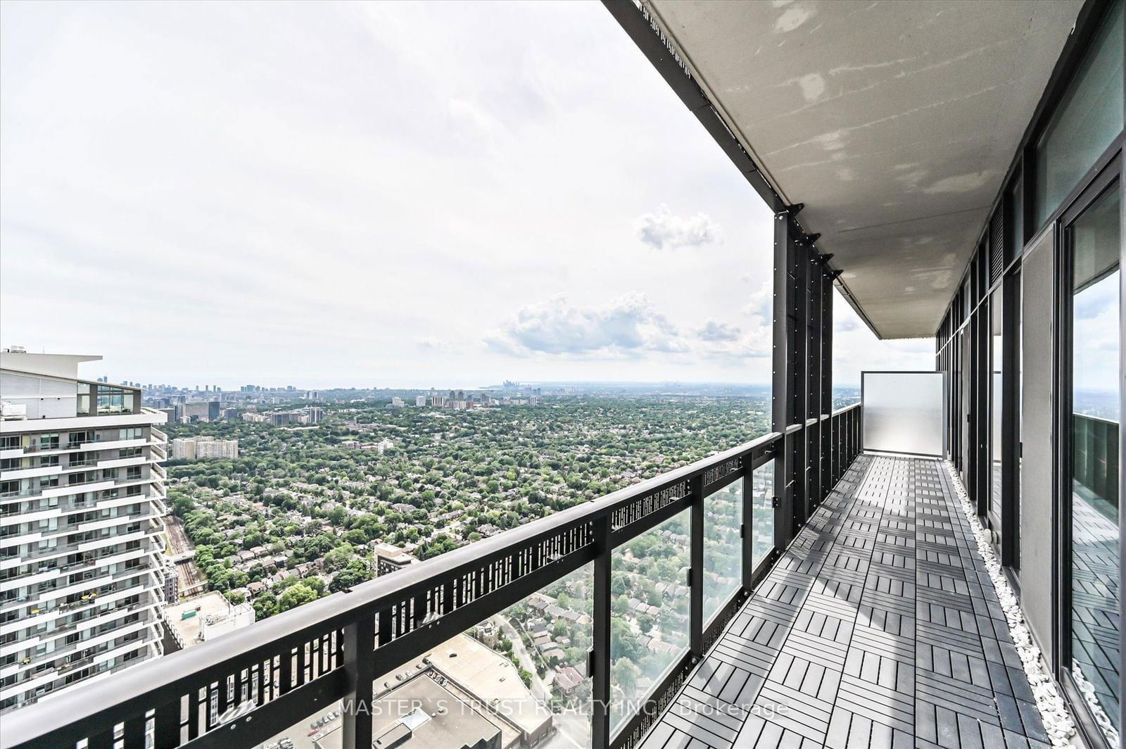 8 Eglinton Ave E, unit Ph 5801 for sale