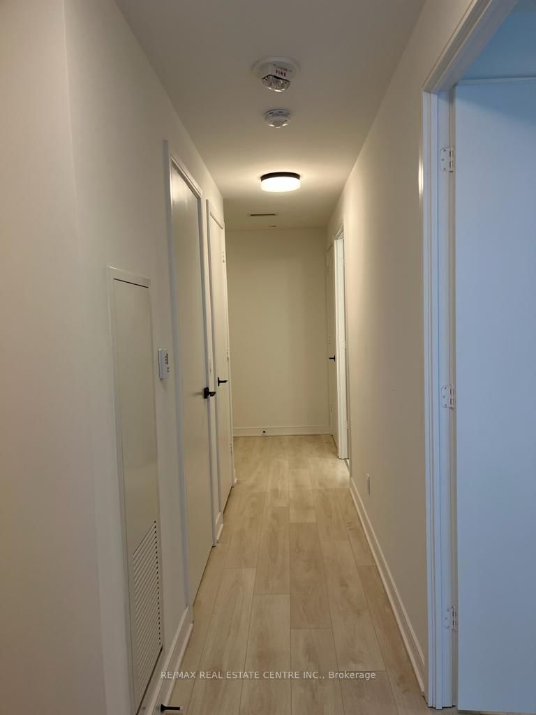 180 Mill St, unit S101 for rent - image #8