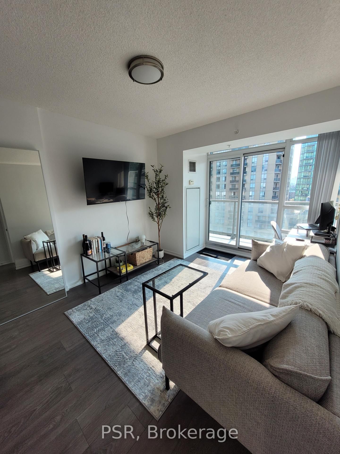 68 Abell St, unit 1509 for rent - image #2