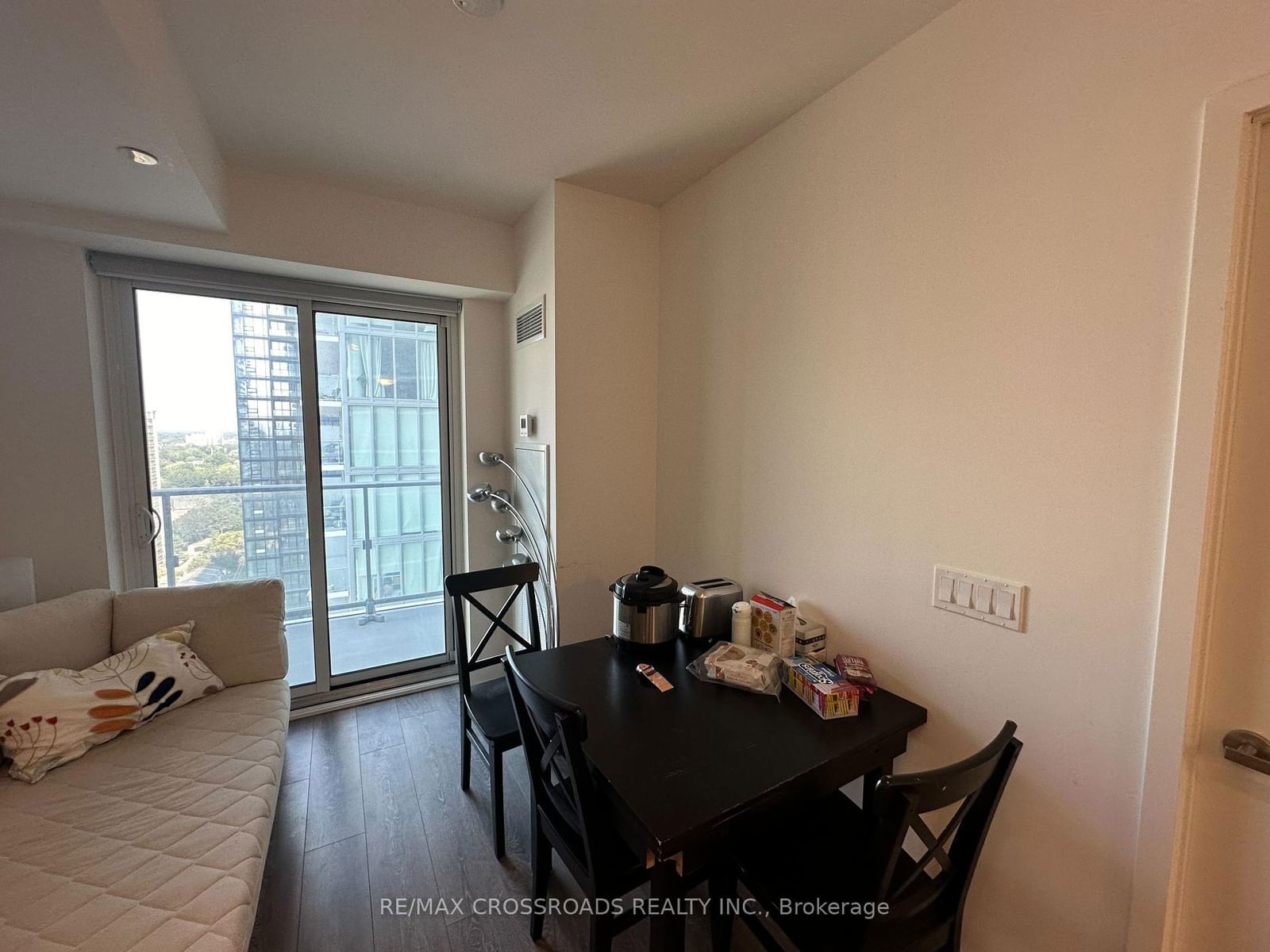 195 Redpath Ave, unit 1913 for rent - image #3