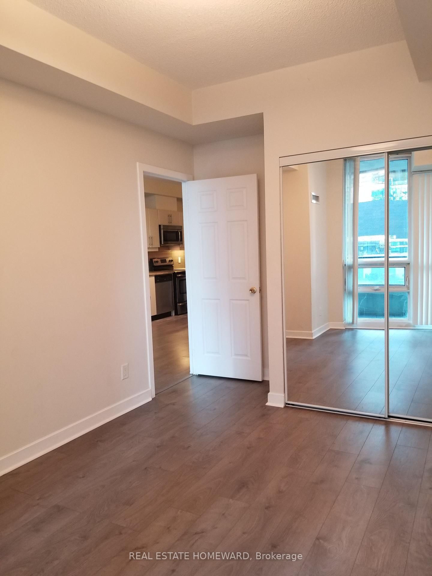 33 Bay St, unit 302 for rent